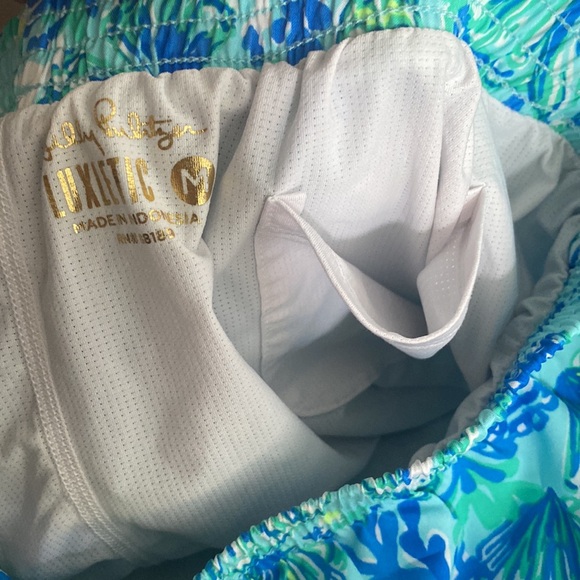 Lilly Pulitzer luxletic mermaid shorts - Picture 9 of 10